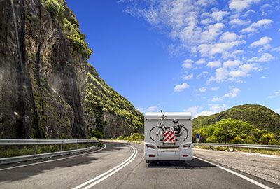 Mistachterlicht op caravans